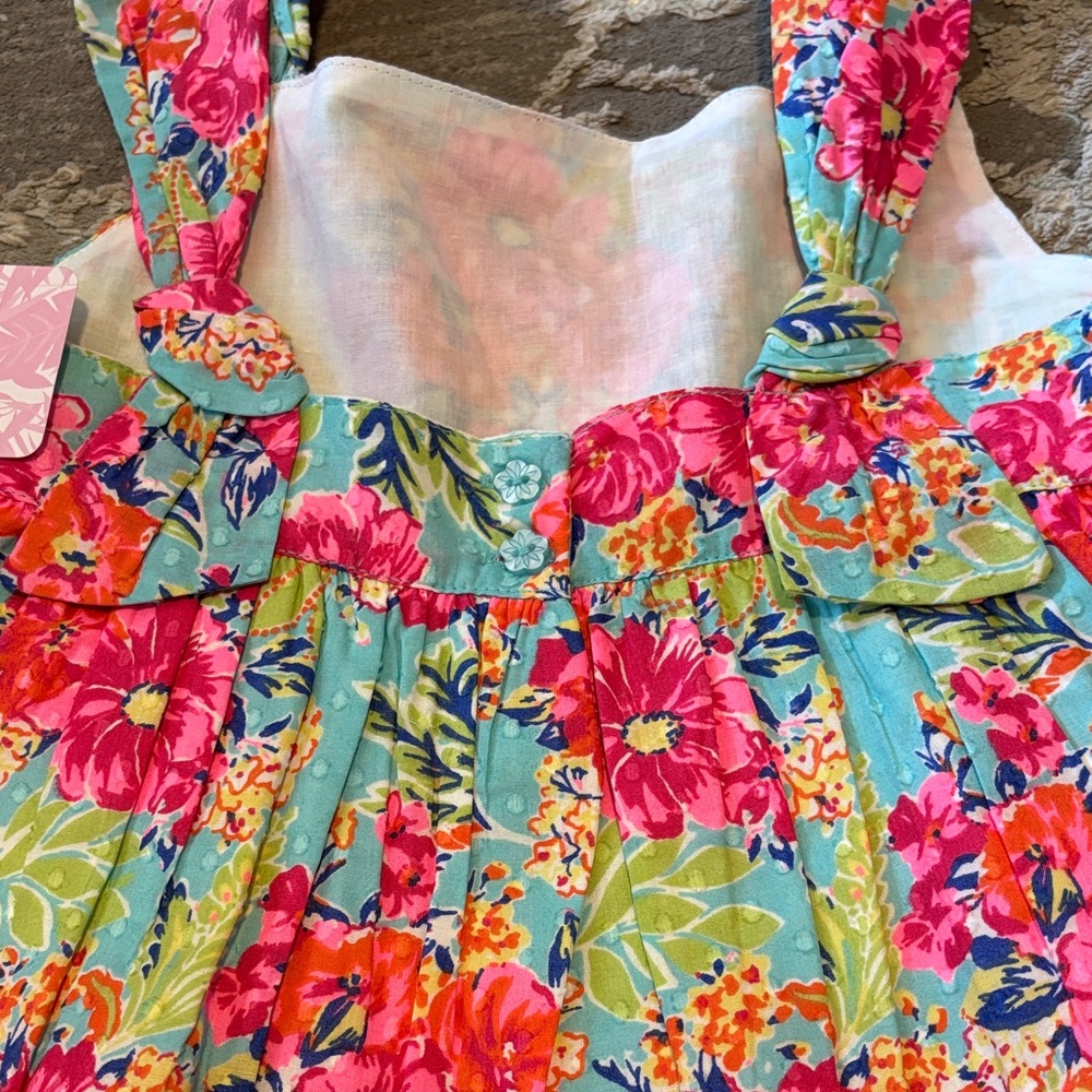 Tommy Bahama 3 Piece Set-Floral Top, Pink Shorts, and Flower Hair Clip - Picture 6 of 8